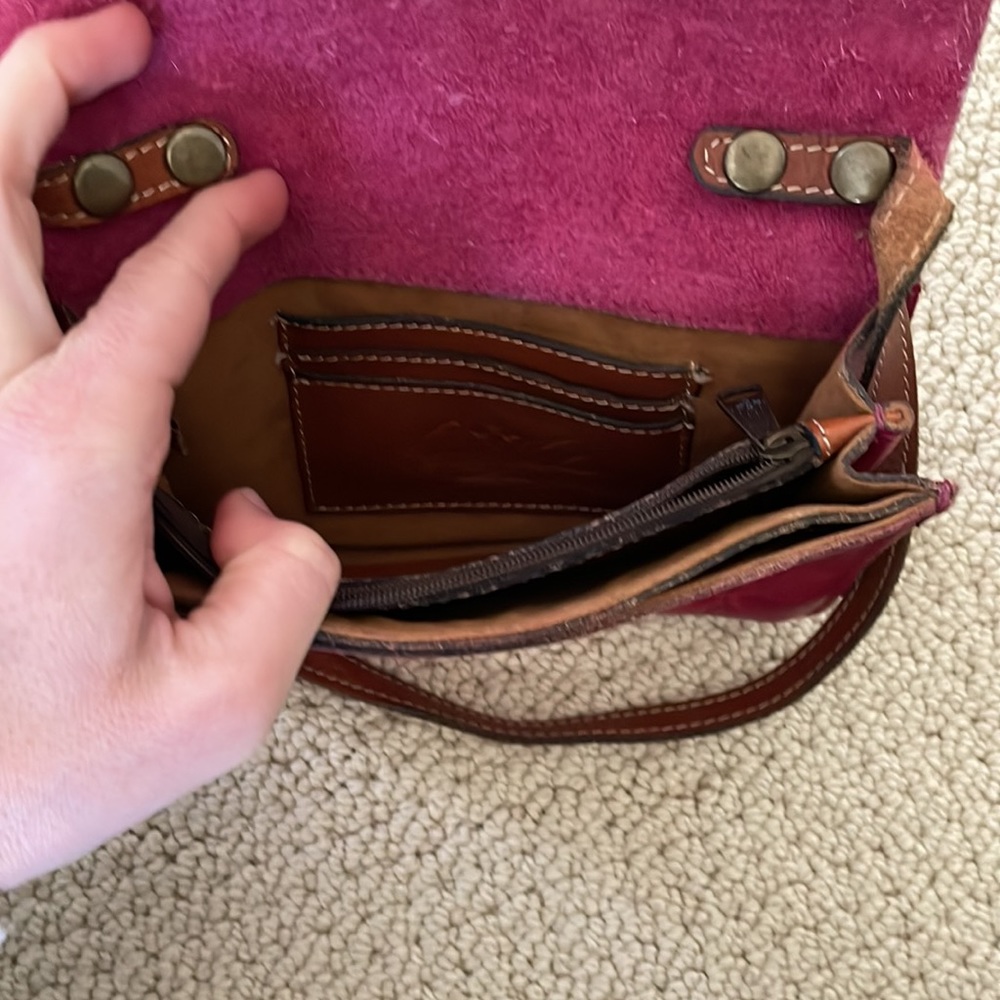 Patricia nash tooled tori rose in color raspberry crossbody - Picture 3 of 3